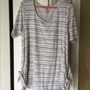 Women's LuLaRoe Top